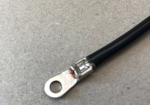 Dornpressung eines Quetschkabelschuhs